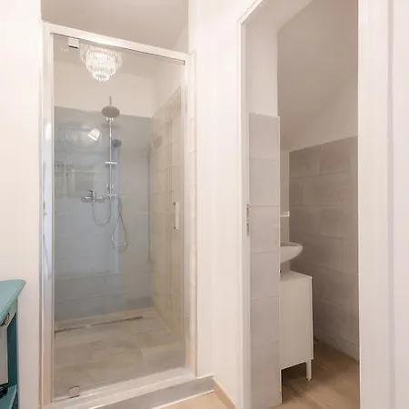 Kekmadaras Vendeghaz 4* Tihany