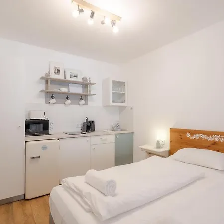 Kekmadaras Vendeghaz Affittacamere 4*