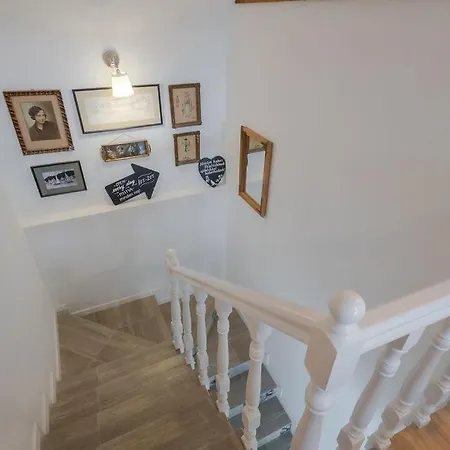 Kekmadaras Vendeghaz 4* Tihany