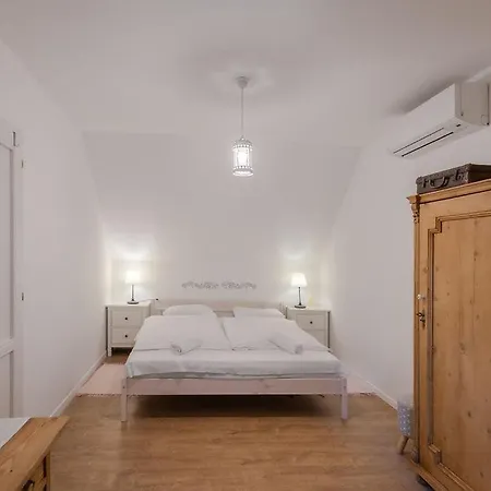 Kekmadaras Vendeghaz Affittacamere