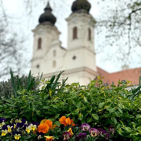 Kekmadaras Vendeghaz Affittacamere Tihany