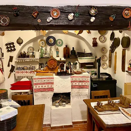 Kekmadaras Vendeghaz 4*